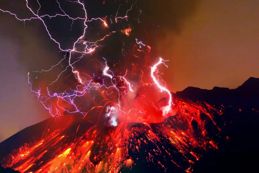 Os Raios Dos Vulcões Podem Ter Dado Início À Vida Na Terra